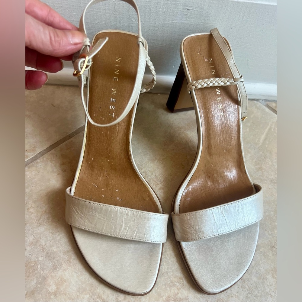 Nine West Women’s Sz 8.5 Open Toe Strappy Heels Sandals Beige Nude Tan